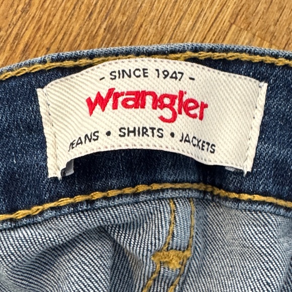 NWT Wrangler High Rise Unforgettable Skinny Jeans for Women - Picture 4 of 6